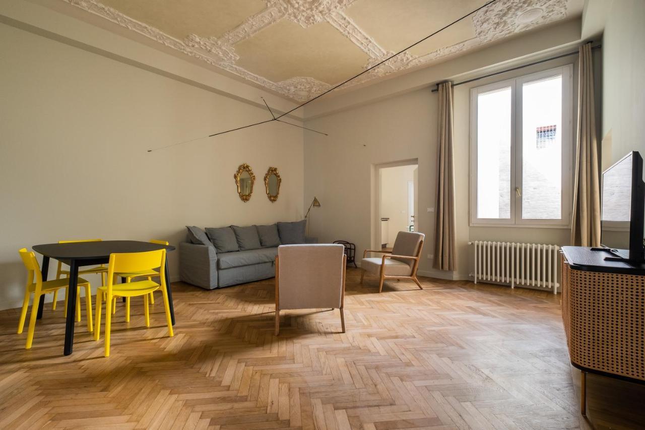 Appartamento D'Azeglio Nel Salotto Di Bologna Eksteriør billede