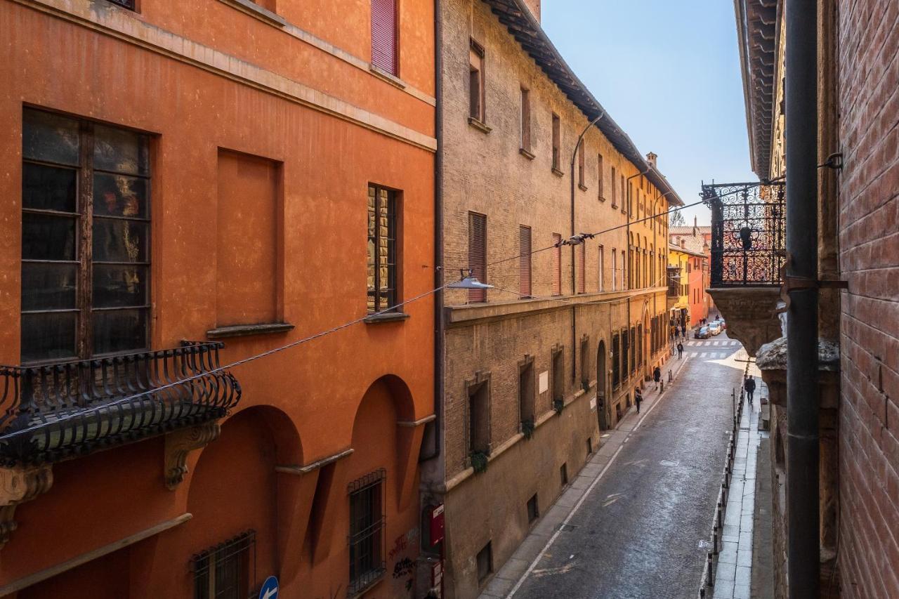 Appartamento D'Azeglio Nel Salotto Di Bologna Eksteriør billede